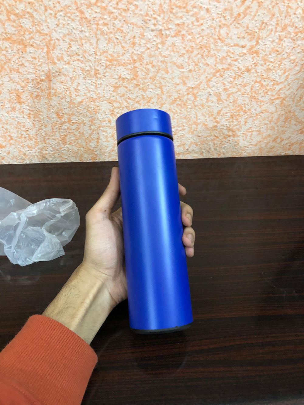 Temperature Display Vacuum Insulated Water Bottle Thermo Flask Made of Premium Stainless Steel Coffee Cup